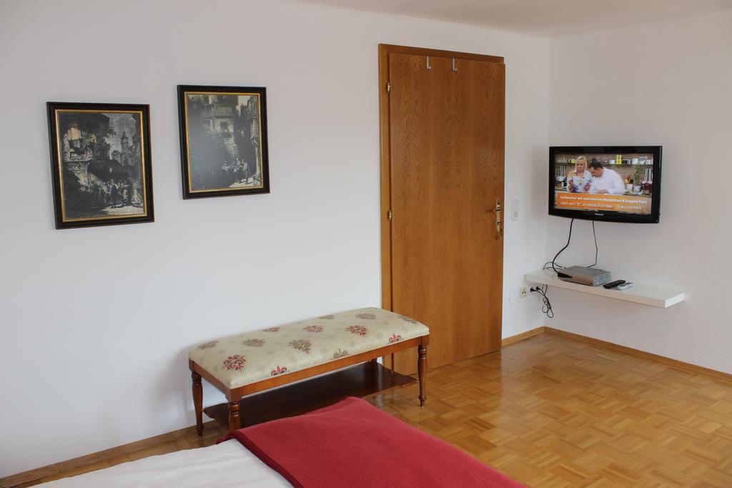 Ferienwohnung Und Gaestezimmer Korb Krumpendorf Phòng bức ảnh