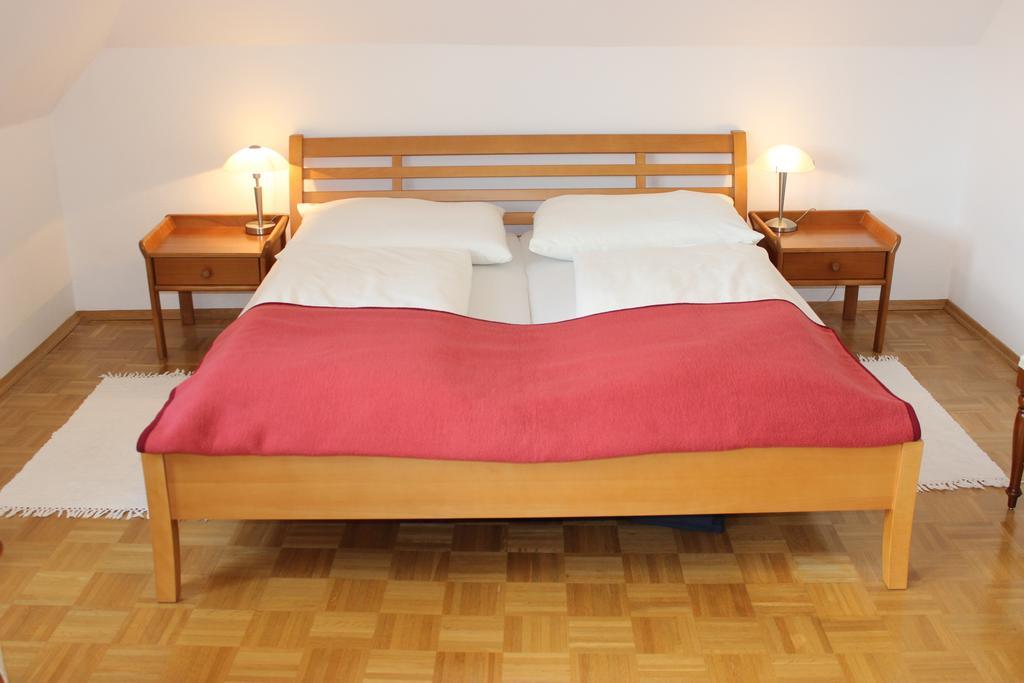 Ferienwohnung Und Gaestezimmer Korb Krumpendorf Phòng bức ảnh