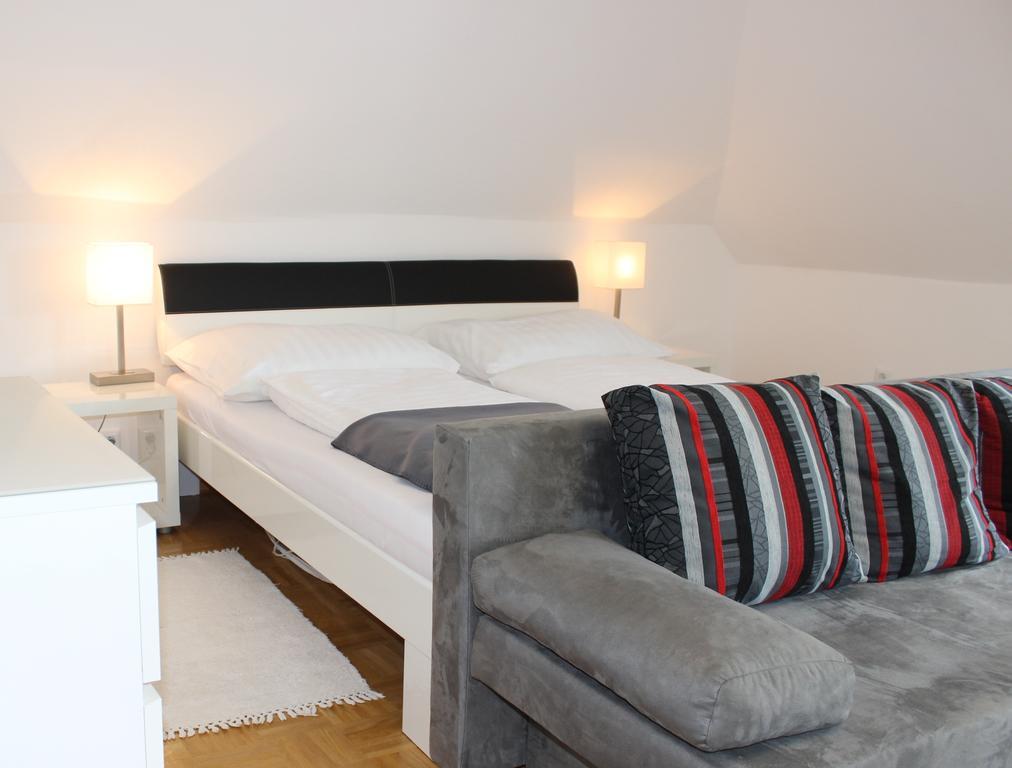 Ferienwohnung Und Gaestezimmer Korb Krumpendorf Ngoại thất bức ảnh